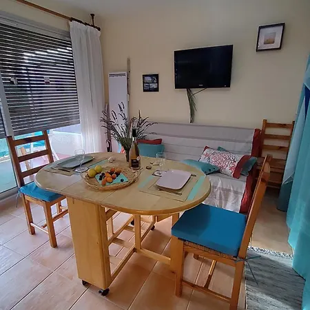 Joli Avec Terrasse Et Garage, Vue Sur Collines Apartment Le Lavandou