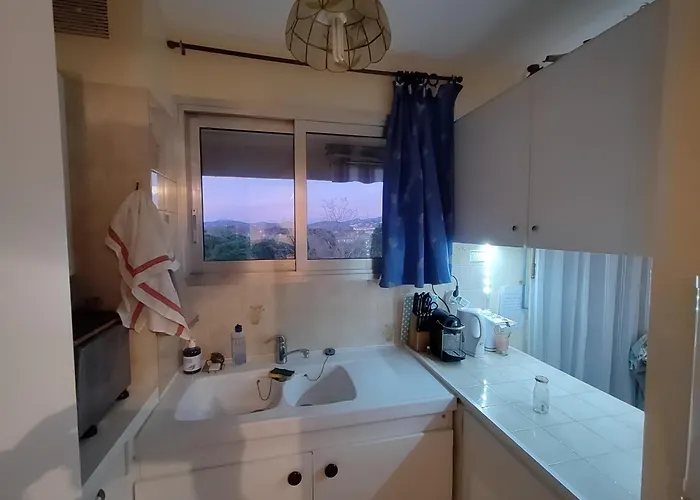 Apartman Joli Avec Terrasse Et Garage, Vue Sur Collines *